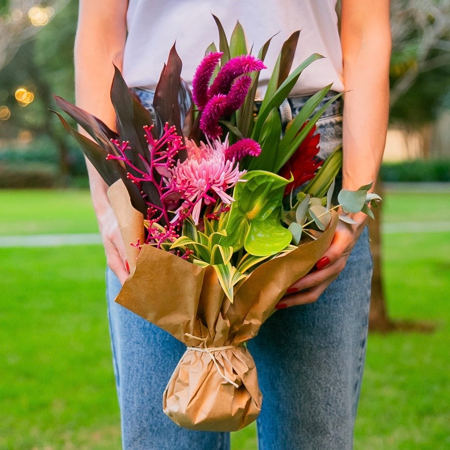 BOLSA COM FLORES LOVE TROPICAL